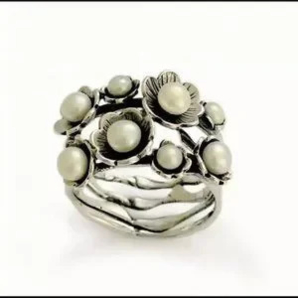 Beautiful Floral Ring Size?7 Vintage Style